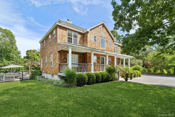 71 Old Canoe Place RD, Hampton Bays, NY 11946