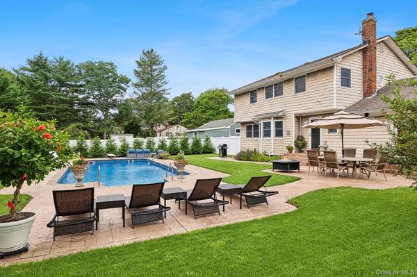 48 Fanning AVE, Hampton Bays, NY 11946