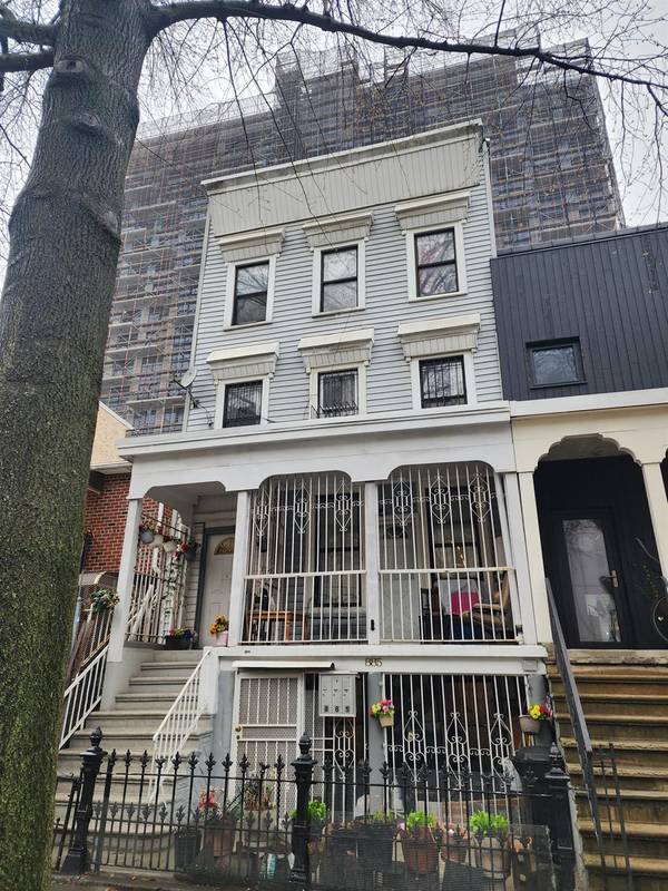 885 Pacific ST, Brooklyn, NY 11238