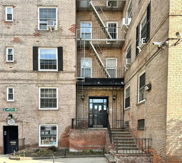 3045 Hobart ST #4H, Woodside, NY 11377