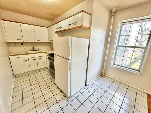 3045 Hobart ST #4H, Woodside, NY 11377