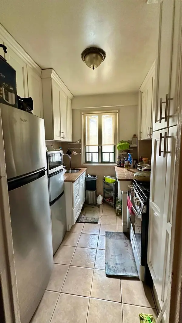 22 Metropolitan OVAL #7C, Bronx, NY 10462