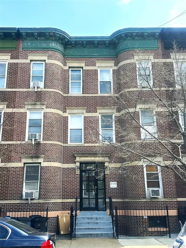 30-89 43rd ST, Astoria, NY 11103
