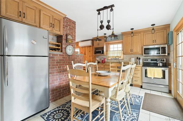 19 Ocean RD, Ocean Beach, NY 11770