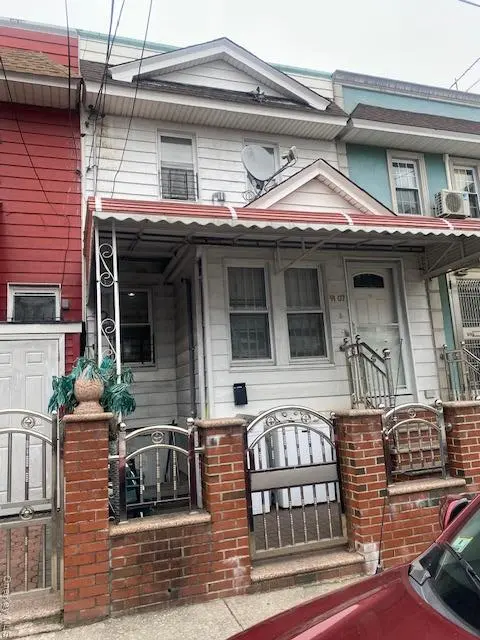 91-07 139 St, Briarwood, NY 11435