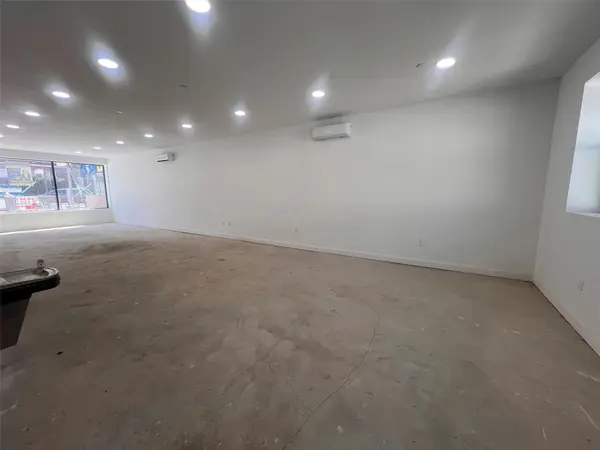 43-10 162 ST #1FL, Flushing, NY 11358