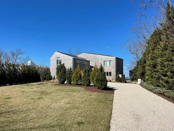 495 N Parish DR, Southold, NY 11971
