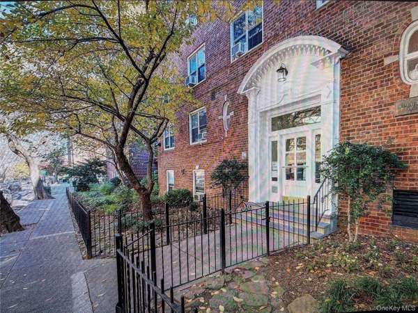 34-15 74th ST #4H, Jackson Heights, NY 11372