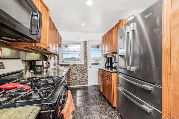 3650 Waldo AVE, Bronx, NY 10463