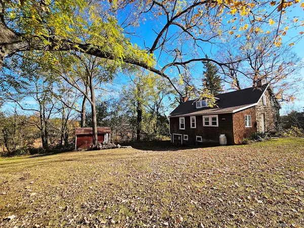 274 Fingar RD, Hudson, NY 12534