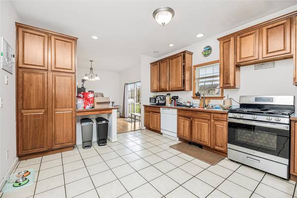 30 Melio Bettina PL, Beacon, NY 12508