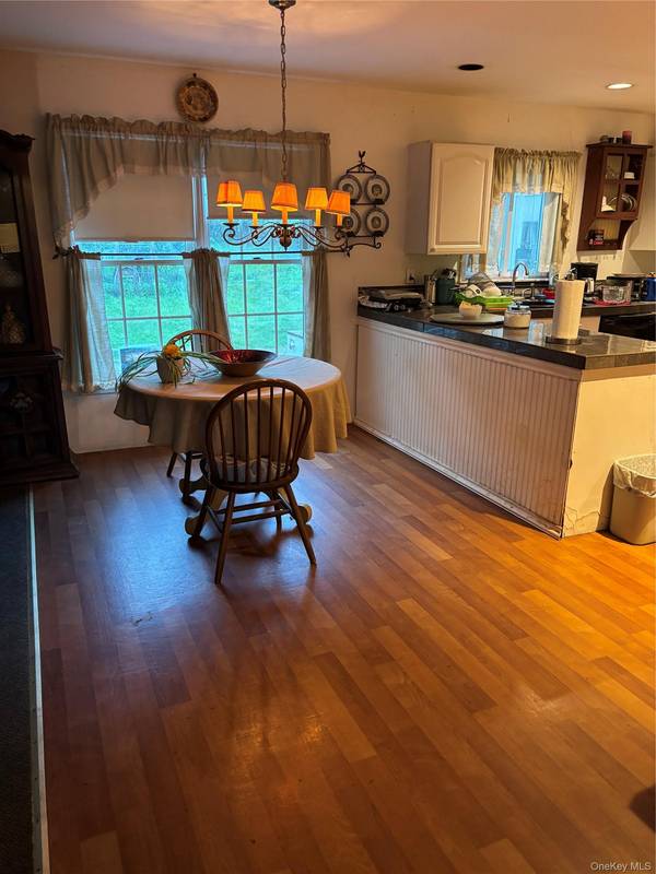 60 Randall RD, Wading River, NY 11792