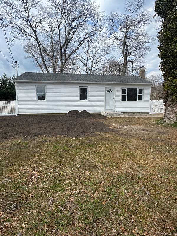 1 Pine RD, Middle Island, NY 11953