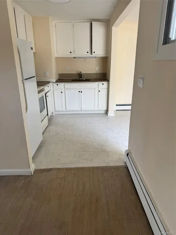 1 Pine RD, Middle Island, NY 11953