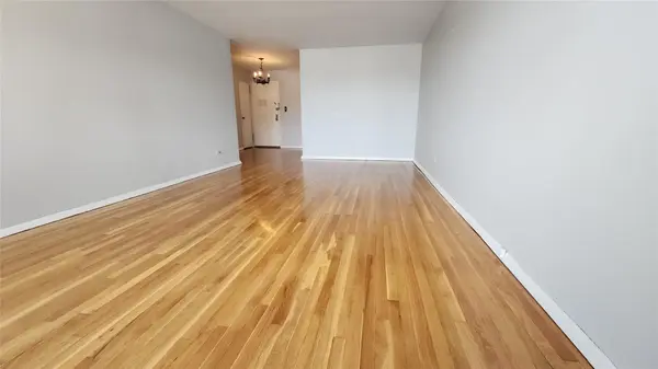 92-30 56th AVE #5F, Elmhurst, NY 11373