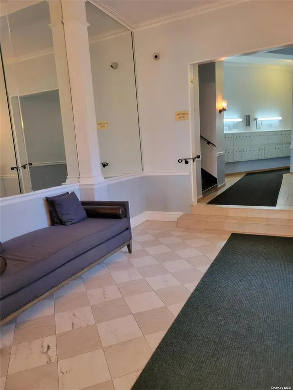 69-40 Yellowstone BLVD #207, Forest Hills, NY 11375