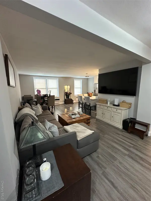 241-20 Northern BLVD #1M, Douglaston, NY 11362
