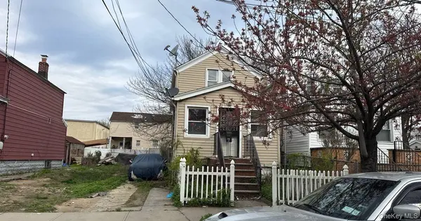165-21 144th DR, Jamaica, NY 11434
