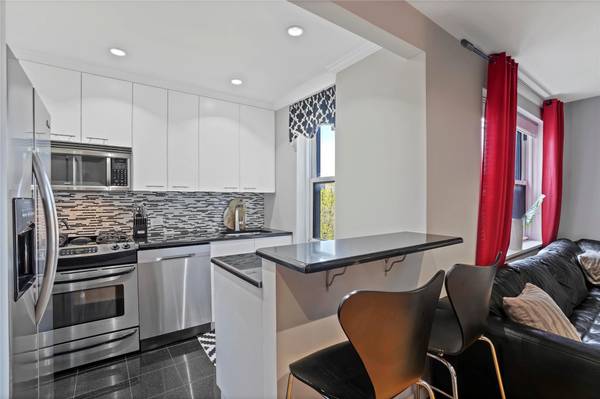 5221 65th PL #6N, Maspeth, NY 11378