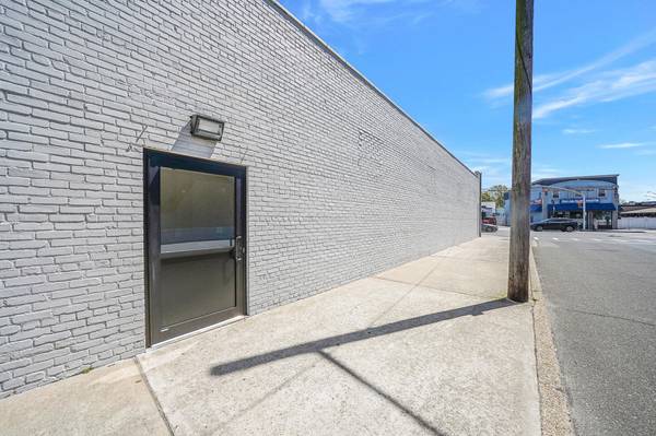 2816 Long Beach RD, Oceanside, NY 11572