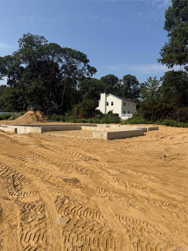 30 Pleasant Lot #4 AVE, Centereach, NY 11720