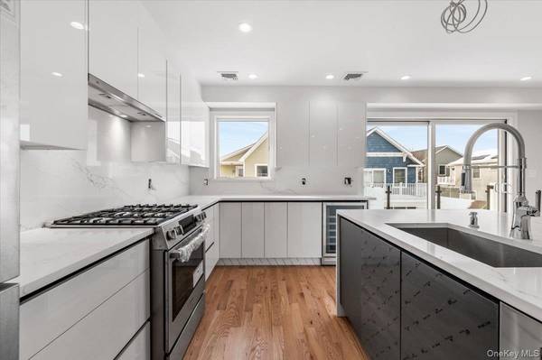 56 Oregon ST, Long Beach, NY 11561