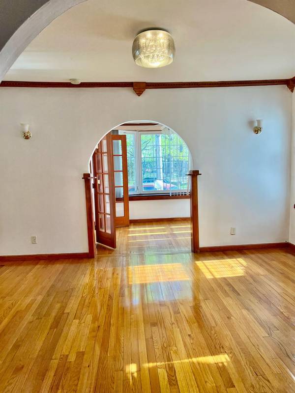 15207 125th AVE, Jamaica, NY 11434