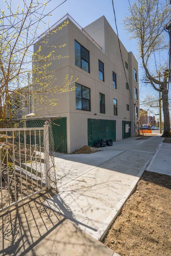 3650 Bronxwood AVE, Bronx, NY 10469