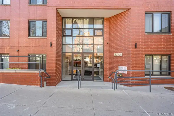 87-22 51st AVE #4E, Elmhurst, NY 11373