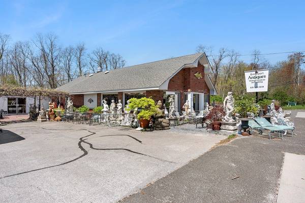 69465 Main RD, Greenport, NY 11944
