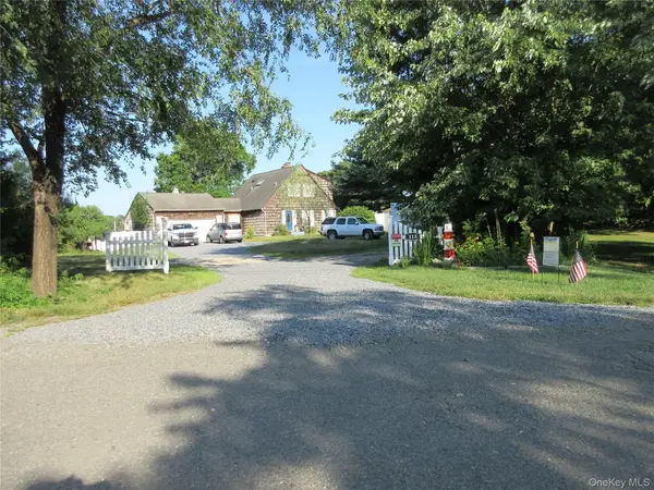 118 Overlook DR, Aquebogue, NY 11931