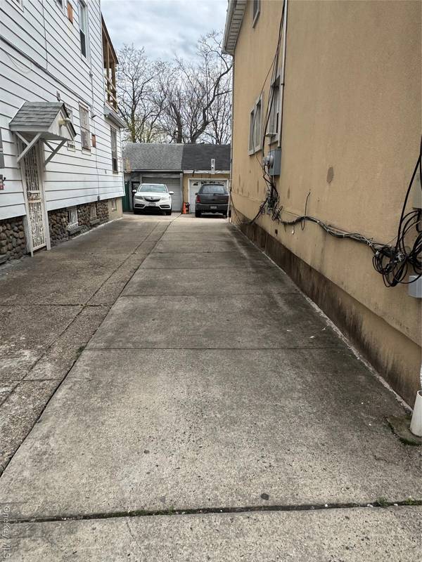 16116 Normal RD, Jamaica, NY 11432