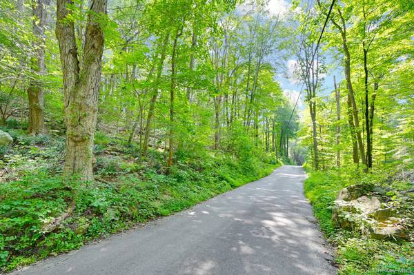 34 Gordon RD, Carmel, NY