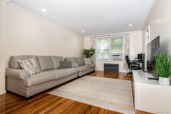 90 Union ST #1A, New Rochelle, NY 10801-2426