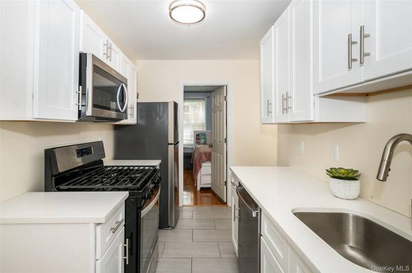 90 Union ST #1A, New Rochelle, NY 10801-2426