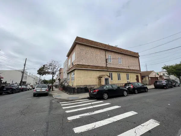 60-85 55 ST, Maspeth, NY 11378