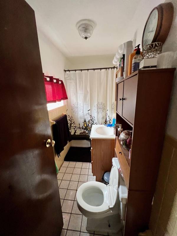 60-85 55 ST, Maspeth, NY 11378