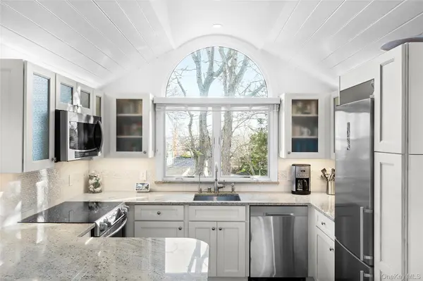 67 North RD #A, Hampton Bays, NY 11946