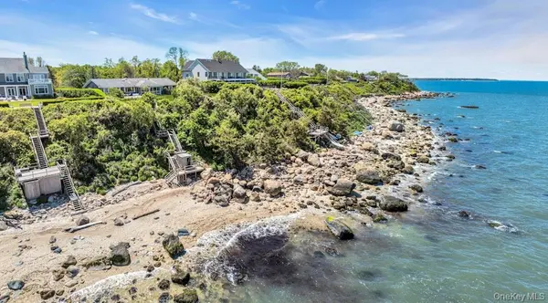 2100 Sound DR, Greenport, NY 11944
