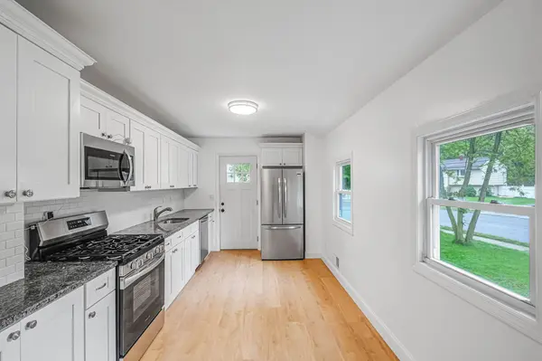 213 Stuyvesant DR, Selden, NY 11784