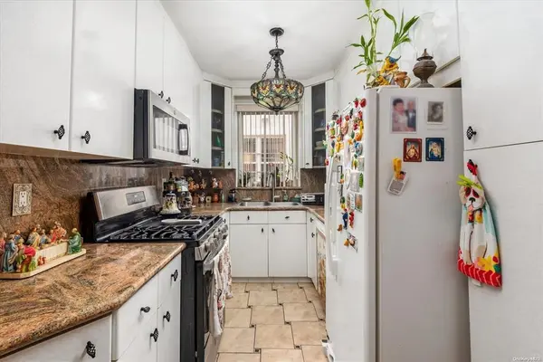 1772 68th ST, Brooklyn, NY 11204