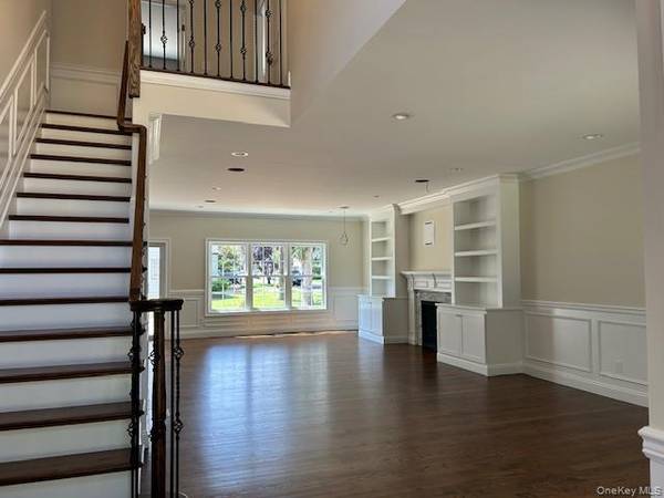 110B Louis ST, Massapequa, NY 11758