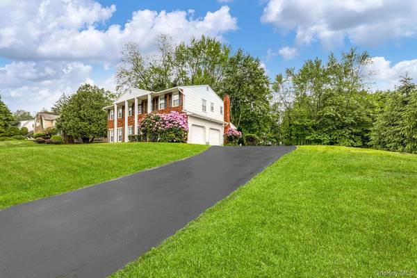 1 Lodi LN, Monsey, NY 10952