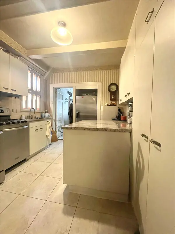4005 203rd ST, Bayside, NY 11361