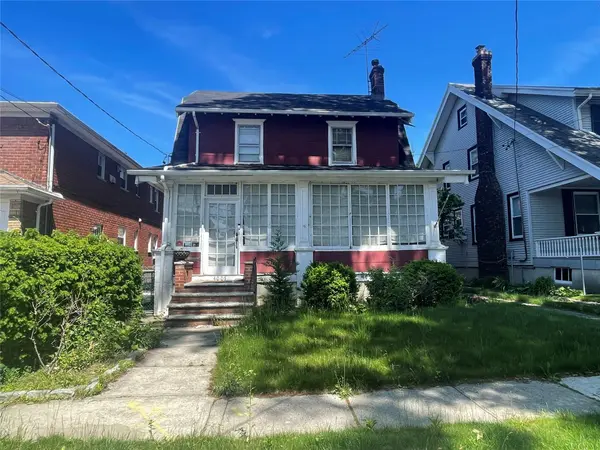 4005 203rd ST, Bayside, NY 11361