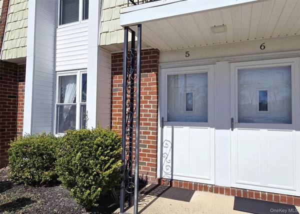 51 Rocky Point Yaphank Rd #5, Rocky Point, NY 11778