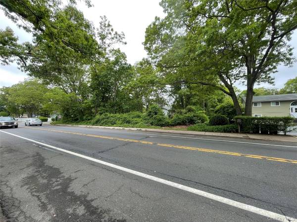 91 W Plum ST, Brentwood, NY 11717