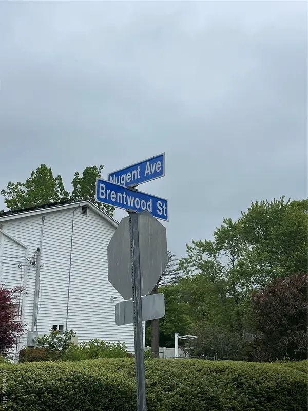 Brentwood ST, Bay Shore, NY 11706