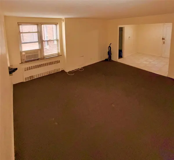 105-24 64 #4L, Forest Hills, NY 11375