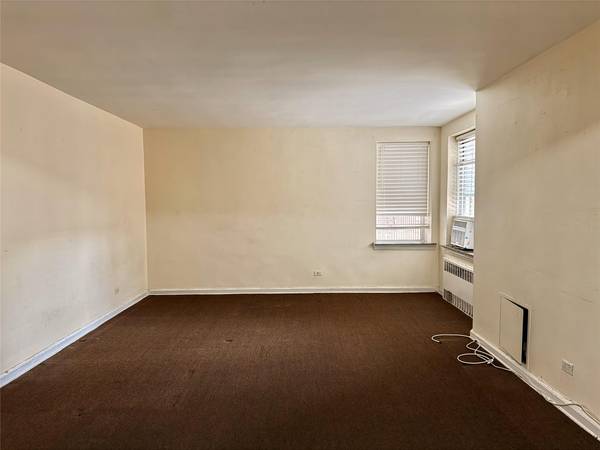 105-24 64 #4L, Forest Hills, NY 11375